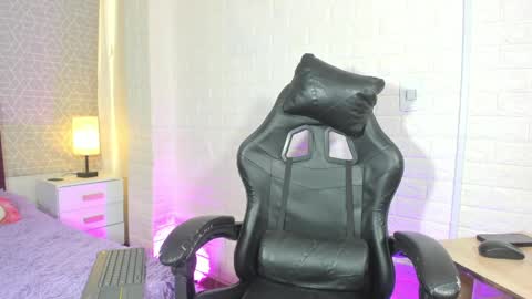 Natalia Kiss online show from 04-24-26, 09:39