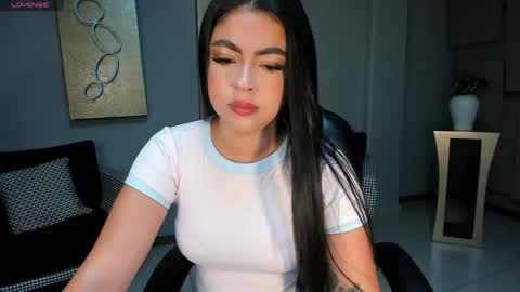 Snapshot of nataliagaret chatting on 05-23-26, 10:30 Nata online show from 05-23-26, 10:30