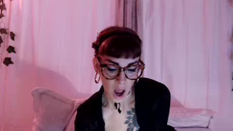 Snapshot of natalie6vmu chatting on 02-01-26, 05:17 Natalie Six online show from 02-01-26, 05:17