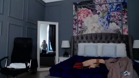 Natalie online show from 01-25-25, 02:03