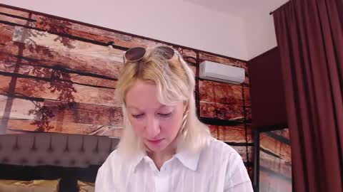 Natalie online show from 03-17-26, 05:55