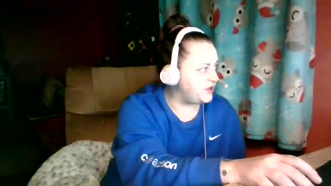 Snapshot of nataliedays chatting on 01-12-25, 11:15 Natalie  online show from 01-12-25, 11:15