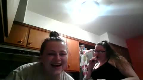 Snapshot of nataliedays chatting on 01-15-25, 07:48 Natalie  online show from 01-15-25, 07:48