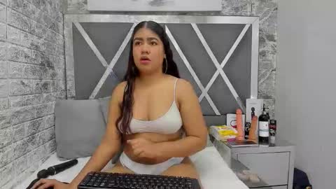 natalieevansx online show from 11-10-25, 12:26