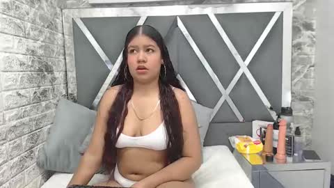 Snapshot of natalieevansx chatting on 11-14-25, 12:04 natalieevansx online show from 11-14-25, 12:04