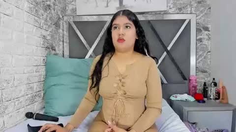 natalieevansx online show from 06-12-26, 01:10