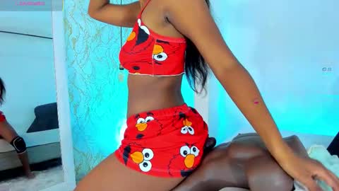 Snapshot of natalieparkerr chatting on 10-23-25, 12:48 NATALIE online show from 10-23-25, 12:48