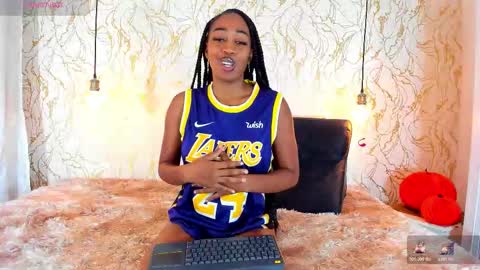 Snapshot of natalieparkerr chatting on 11-07-25, 12:49 NATALIE online show from 11-07-25, 12:49