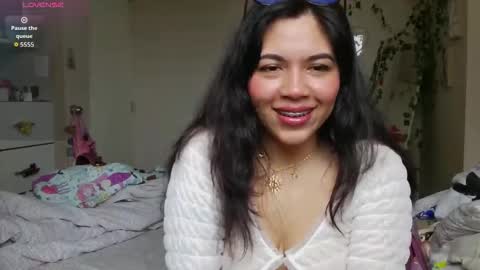 Snapshot of nataliesoda chatting on 10-28-25, 04:42 Natalie Soda online show from 10-28-25, 04:42