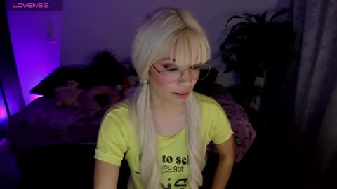 MissNatis online show from 05-06-26, 01:57