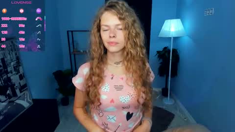Snapshot of nataly_hello chatting on 09-09-25, 05:07 Natalie online show from 09-09-25, 05:07