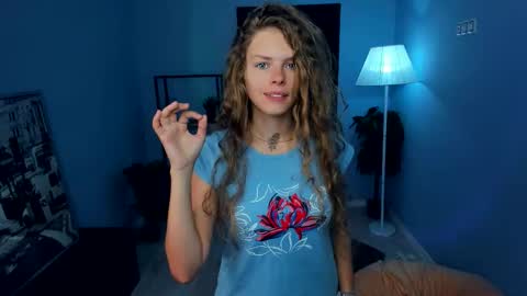 Snapshot of nataly_hello chatting on 09-17-25, 05:09 Natalie online show from 09-17-25, 05:09