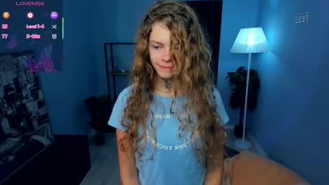 Snapshot of nataly_hello chatting on 09-28-25, 05:13 Natalie online show from 09-28-25, 05:13