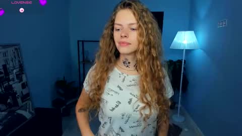 Snapshot of nataly_hello chatting on 10-20-25, 05:08 Natalie online show from 10-20-25, 05:08