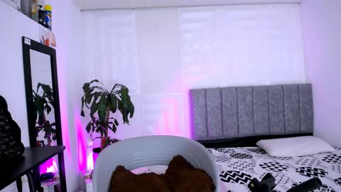 Snapshot of nataly_mcry chatting on 12-20-24, 07:50 NATALY online show from 12-20-24, 07:50