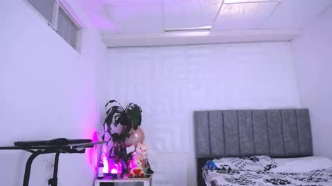 Snapshot of nataly_mcry chatting on 03-04-25, 05:13 NATALY online show from 03-04-25, 05:13