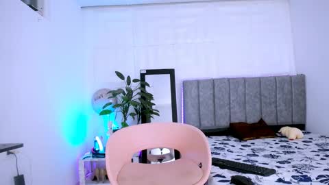 Snapshot of nataly_mcry chatting on 09-19-25, 09:37 NATALY online show from 09-19-25, 09:37