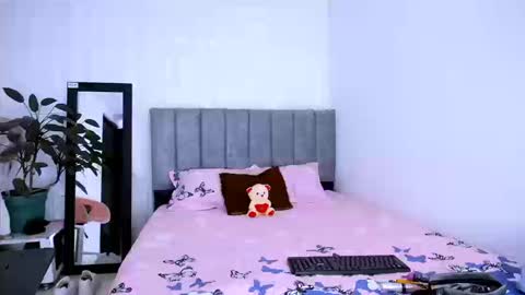 Snapshot of nataly_mcry chatting on 09-24-25, 09:07 NATALY online show from 09-24-25, 09:07