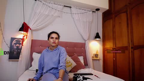 Snapshot of natasha__jackson chatting on 02-08-25, 03:00 natasha online show from 02-08-25, 03:00