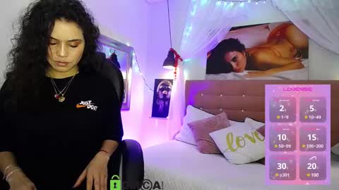 Snapshot of natasha__jackson chatting on 02-10-25, 02:05 natasha online show from 02-10-25, 02:05