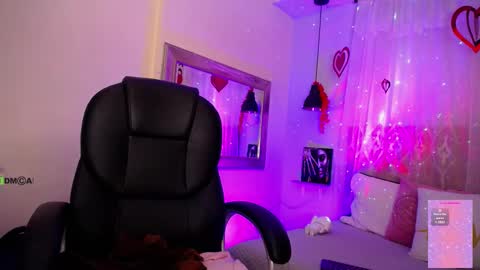 Snapshot of natasha__jackson chatting on 03-04-25, 12:44 natasha online show from 03-04-25, 12:44