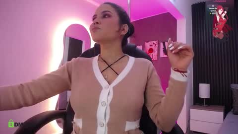 Snapshot of natasha__jackson chatting on 10-17-25, 01:03 natasha online show from 10-17-25, 01:03