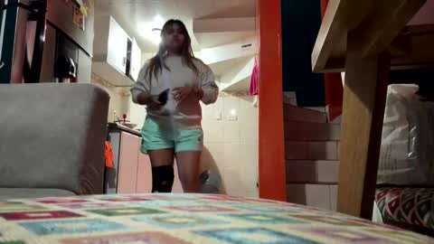 Snapshot of natasha__magics chatting on 10-17-25, 01:31 natasha__magics online show from 10-17-25, 01:31