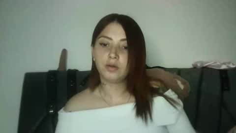 Snapshot of natasha_kein chatting on 12-18-25, 11:44 natalia online show from 12-18-25, 11:44