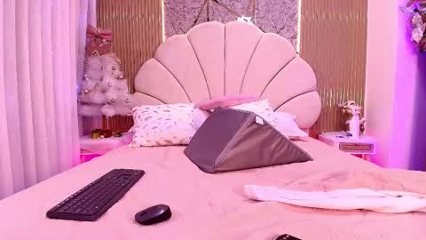 Natasha online show from 11-27-25, 07:38