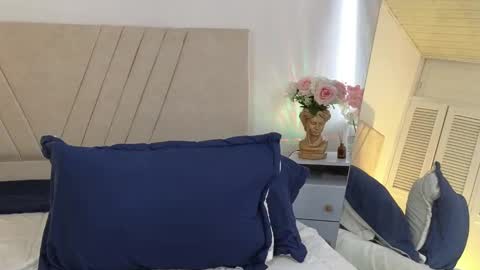 Snapshot of natashablade_ chatting on 11-10-25, 01:43 Natasha online show from 11-10-25, 01:43