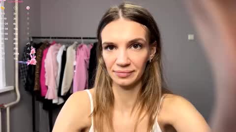 Snapshot of natashiafurfey chatting on 10-06-25, 06:22 Emily online show from 10-06-25, 06:22