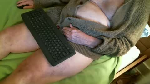 nate1x online show from 12-19-24, 02:01