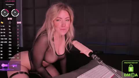 Snapshot of natehalll chatting on 03-08-25, 04:56 NATE online show from 03-08-25, 04:56