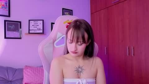 Snapshot of nathalia_ramirez_ chatting on 03-10-26, 06:07 Nathalia Ramirez online show from 03-10-26, 06:07