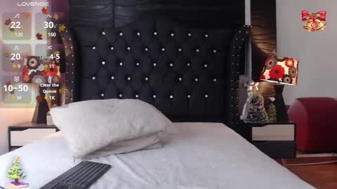 Snapshot of nathaliaz_ chatting on 12-11-24, 12:02 nathaliaz online show from 12-11-24, 12:02