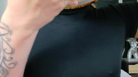 Snapshot of nathaliaz_ chatting on 09-10-25, 12:27 nathaliaz online show from 09-10-25, 12:27