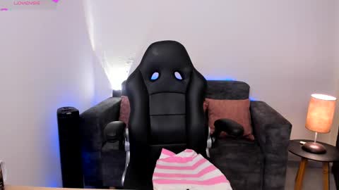 NATHALIE online show from 02-15-25, 05:39