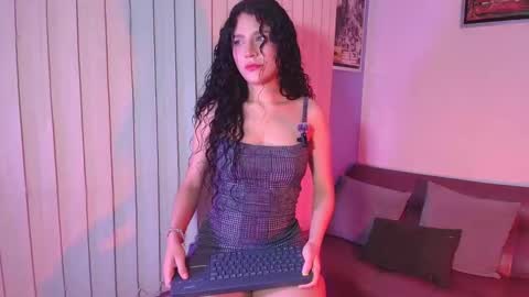 Snapshot of nathaly_evans18 chatting on 03-17-26, 05:22 nathaly_evans18 online show from 03-17-26, 05:22