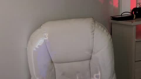 nathalyy_ds online show from 08-04-26, 07:16
