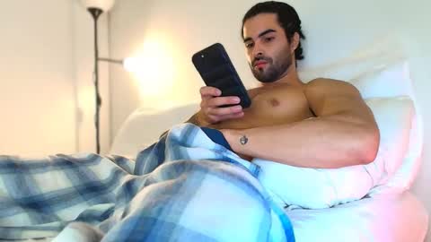 Snapshot of nathan_gael chatting on 01-11-26, 10:15 Nathaniel online show from 01-11-26, 10:15