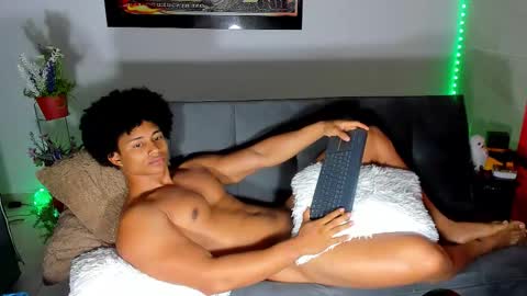 Snapshot of nathan_sexy247 chatting on 10-19-25, 12:39 Nathan online show from 10-19-25, 12:39