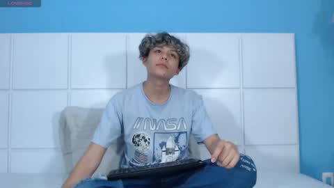 Snapshot of nathanbell1 chatting on 09-18-25, 04:58 nathanbell1 online show from 09-18-25, 04:58