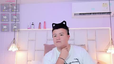 Snapshot of nathaniel_stone chatting on 04-08-26, 06:19 Nathaniel online show from 04-08-26, 06:19