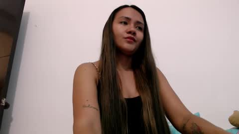 Snapshot of nathy_02 chatting on 10-19-25, 05:57 nathy online show from 10-19-25, 05:57