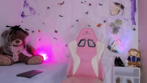 Snapshot of nathy_rosales chatting on 10-15-25, 06:02 nathy_rosales online show from 10-15-25, 06:02