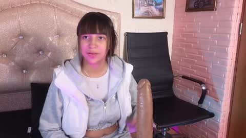 Snapshot of nathytorres chatting on 02-07-25, 11:23 Natalia Torres online show from 02-07-25, 11:23