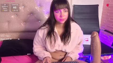 Snapshot of nathytorres chatting on 02-18-25, 02:27 Natalia Torres online show from 02-18-25, 02:27
