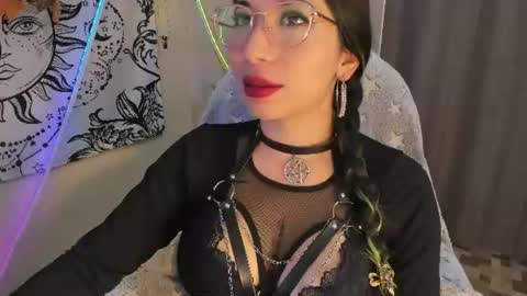 Snapshot of natsuki_09 chatting on 06-18-26, 12:20 Nat online show from 06-18-26, 12:20