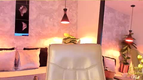 Snapshot of natt_collins chatting on 10-30-25, 12:01 Natalia online show from 10-30-25, 12:01