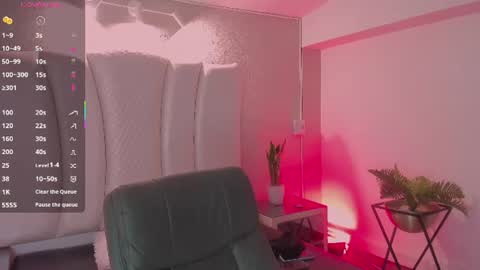 Snapshot of natt_collins chatting on 06-30-26, 03:29 Natalia online show from 06-30-26, 03:29